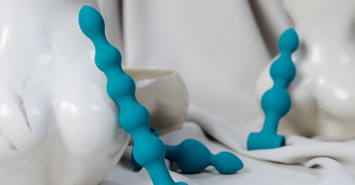 découvrez notre sélection de dildos de qualité pour satisfaire toutes vos envies. que vous soyez débutant ou utilisateur expérimenté, explorez notre gamme variée conçue pour le plaisir et le confort, avec des matériaux sûrs et des designs innovants.