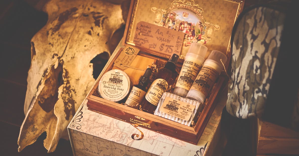 découvrez notre kit débutant bdsm, idéal pour explorer en toute sécurité vos premiers jeux de soumission et domination. accessoires de qualité, conseils inclus et plaisir garanti !