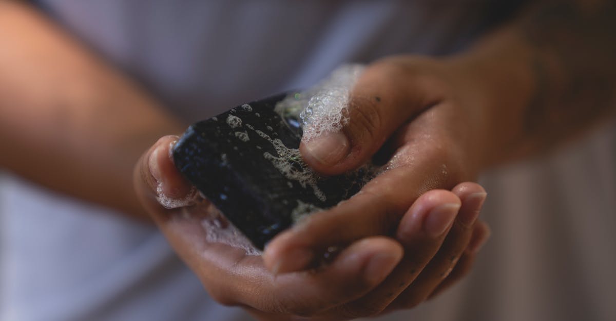 découvrez notre lubrifiant intime bio, formulé avec des ingrédients naturels pour une expérience douce, hydratante et respectueuse de votre intimité. idéal pour des moments de plaisir en toute sécurité.