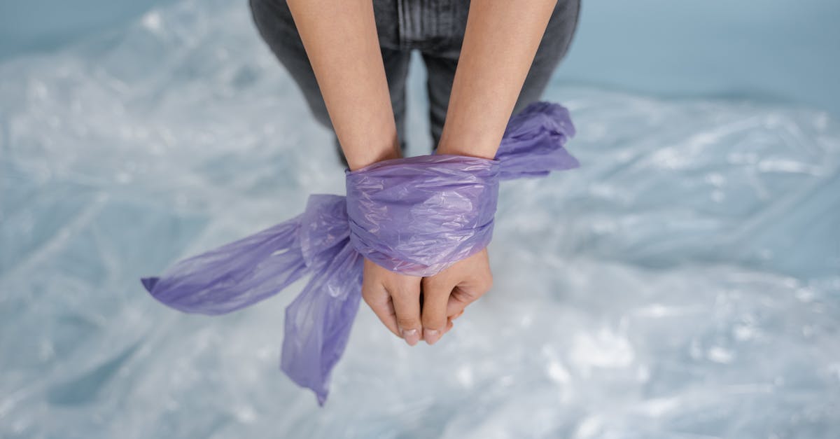 découvrez l'univers du bondage : techniques, conseils de sécurité et idées pour explorer cette pratique sensuelle et respectueuse du consentement dans votre vie intime.