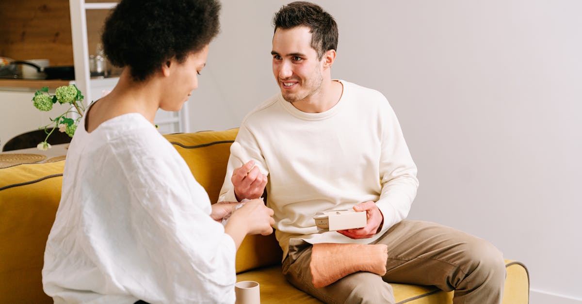 découvrez notre sélection de couple toys pour pimenter vos moments intimes. des accessoires ludiques et innovants, conçus pour le plaisir et la complicité à deux. livraison discrète et rapide.