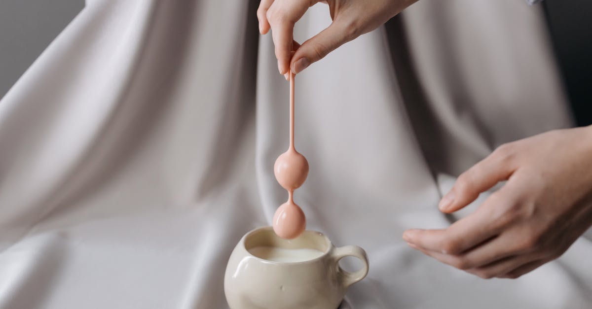 découvrez les exercices de kegel : des mouvements simples et efficaces pour renforcer le plancher pelvien, améliorer la santé intime et prévenir l’incontinence, aussi bien chez les femmes que chez les hommes.