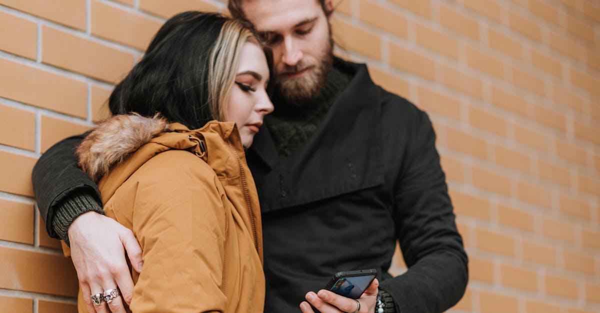 découvrez comment utiliser au mieux les anneaux vibrants pour optimiser le plaisir, renforcer la complicité et assurer sécurité et confort lors de vos moments intimes.