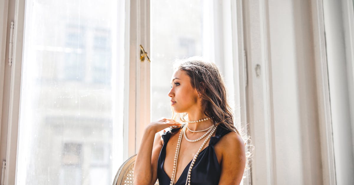 découvrez notre sélection d'accessoires sensuels pour éveiller vos sens, pimenter vos moments intimes et explorer de nouvelles sensations en toute élégance et discrétion.