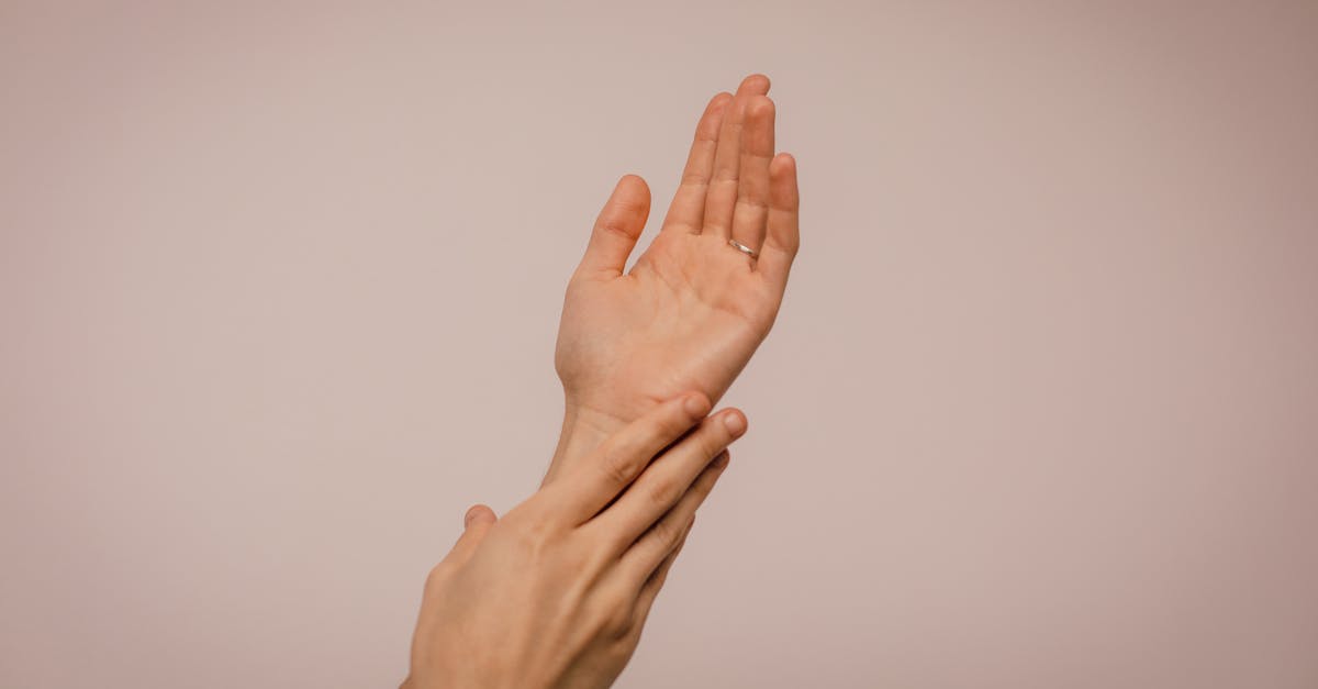 découvrez tout ce qu'il faut savoir sur le vibrating ring : ses usages, ses avantages pour le plaisir intime, et nos conseils pour un moment complice à deux. guide d'utilisation et précautions inclus.